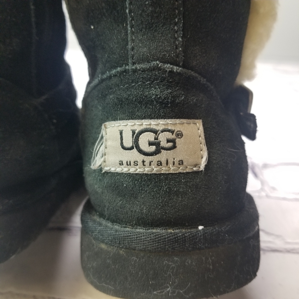 Ugg Maddi black shearling buckle boot 4 girls 6 women - Picture 10 of 15